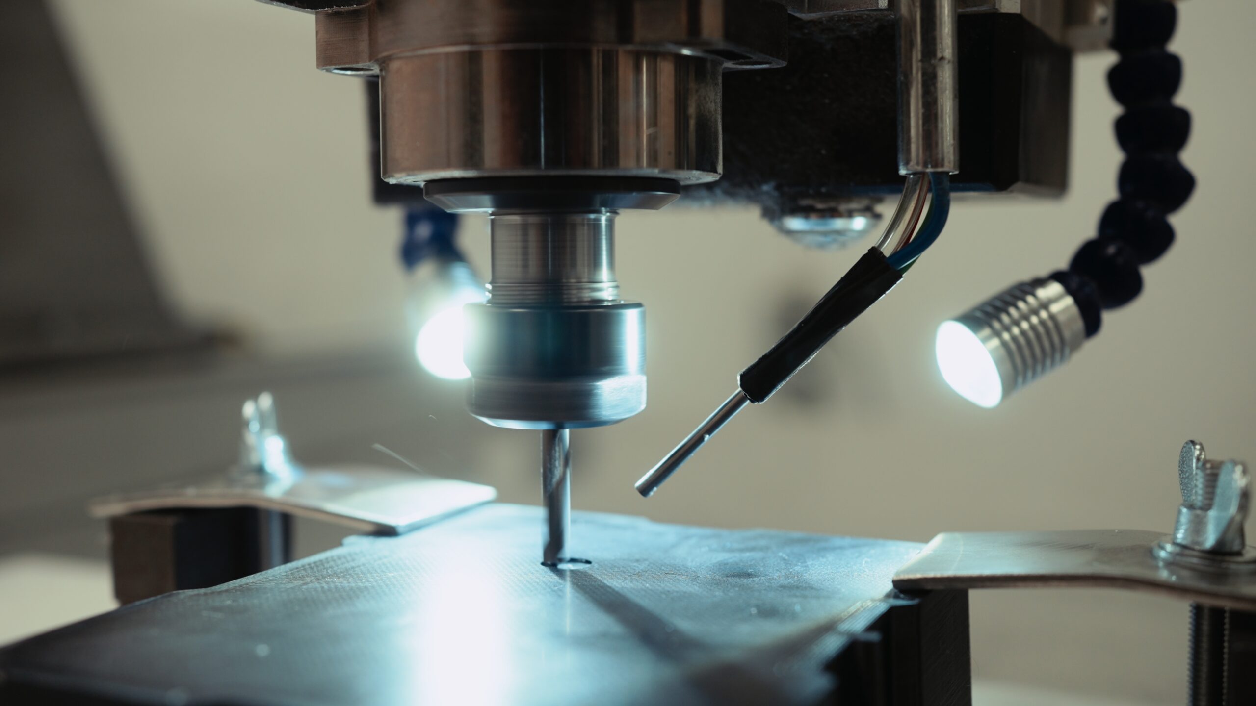 CNC-fræser i arbejde